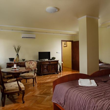 Frank Vendeghaz Hotel Veszpramvarsany Eksteriør billede