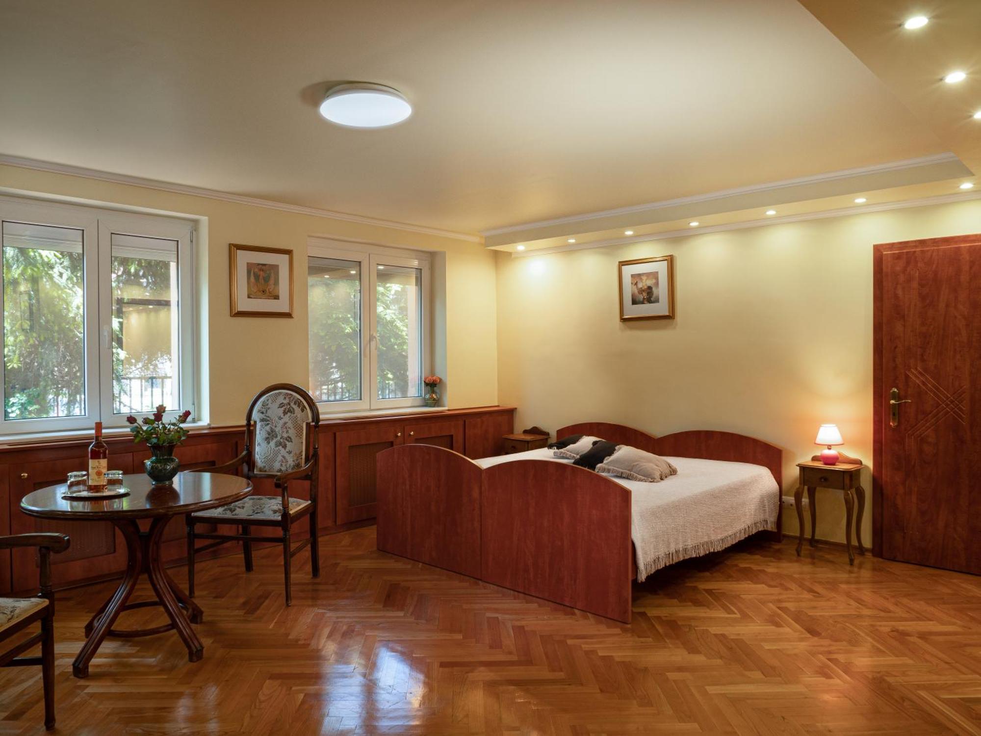 Frank Vendeghaz Hotel Veszpramvarsany Eksteriør billede